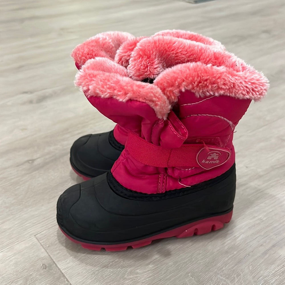 Girls Kamik snow boots